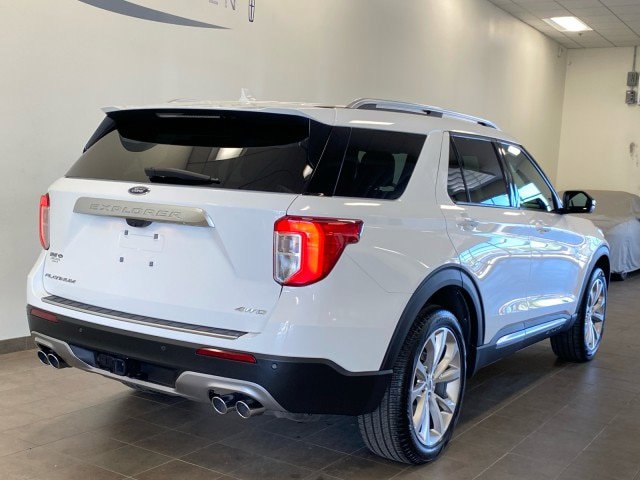 Certified 2023 Ford Explorer Platinum w/ Technology Package AWD/4WD image 8
