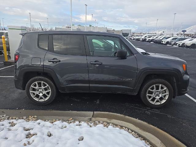 Used 2023 Jeep Renegade Latitude image 2
