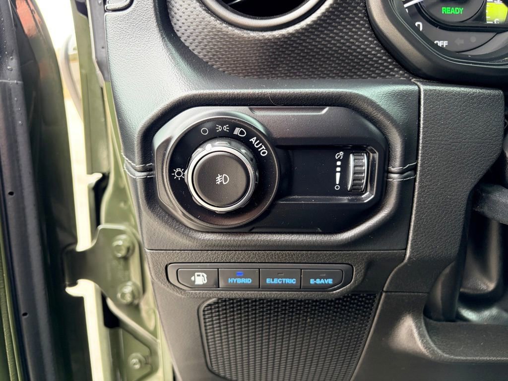 Used 2024 Jeep Wrangler Unlimited Rubicon 4xe image 24