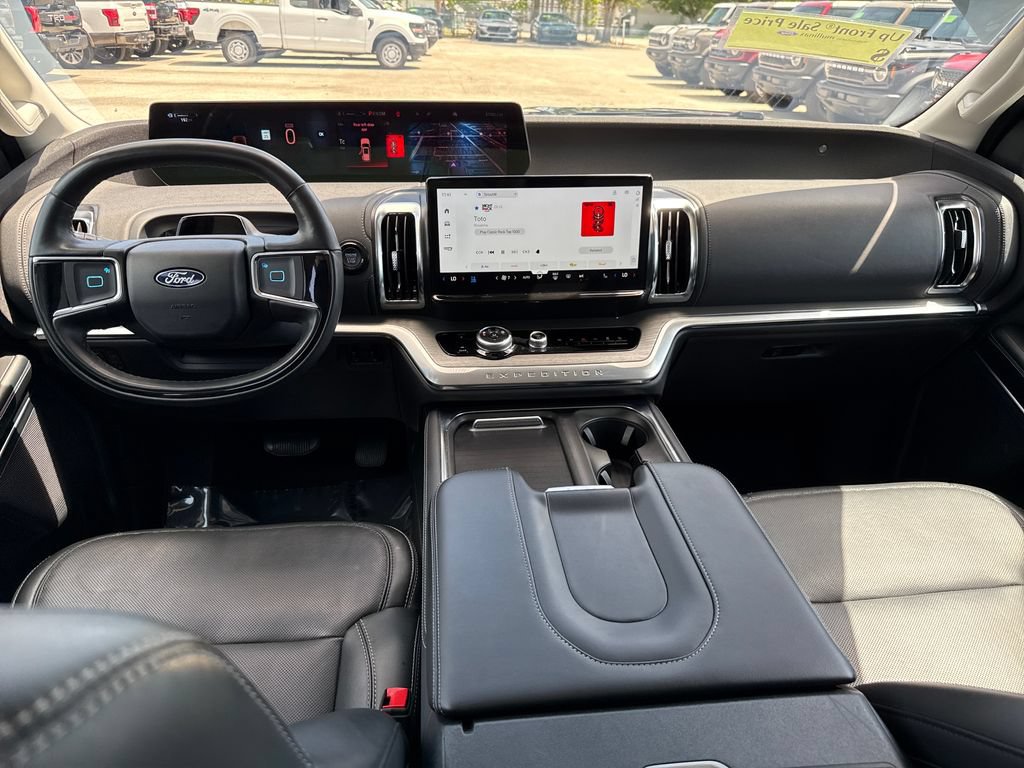Certified 2025 Ford Expedition Platinum AWD/4WD image 7