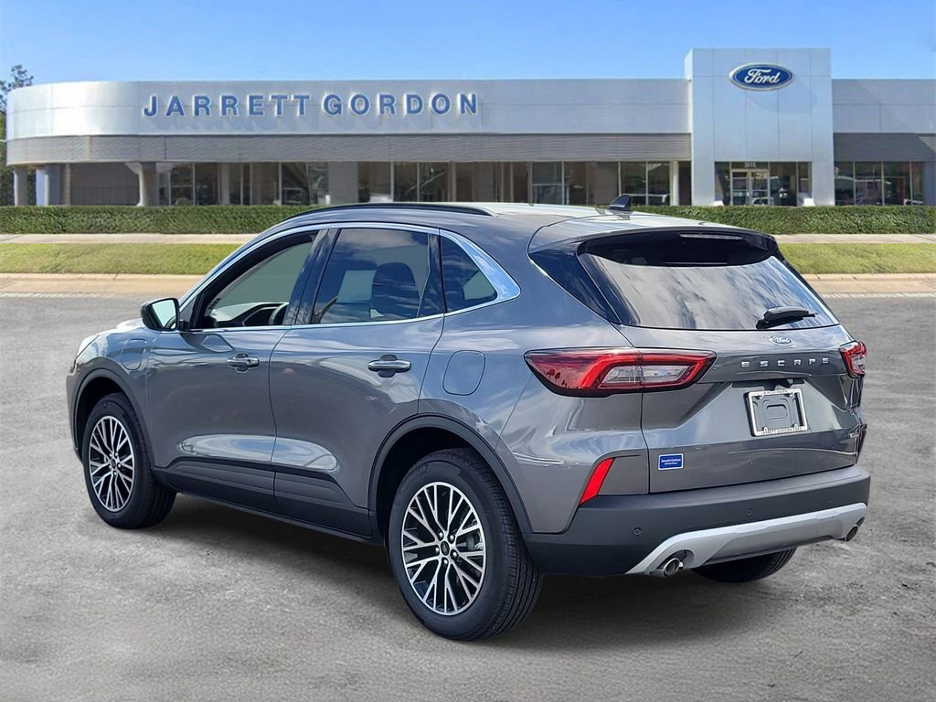 Certified 2026 Ford Escape SE image 2
