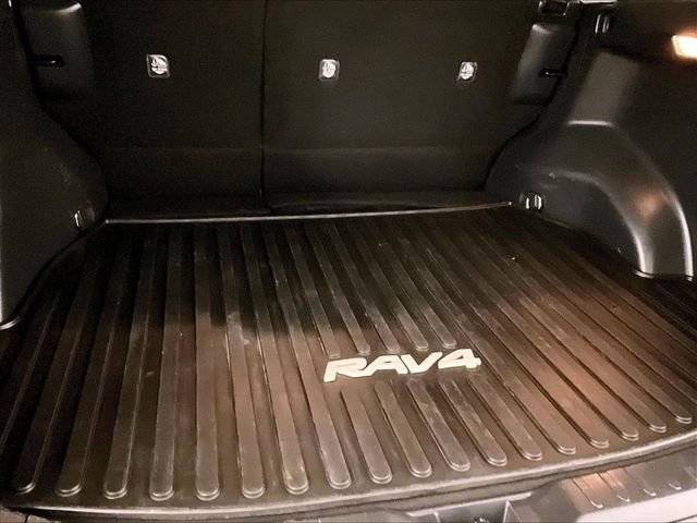 Used 2020 Toyota RAV4 XLE w/ Convenience Package AWD/4WD image 33