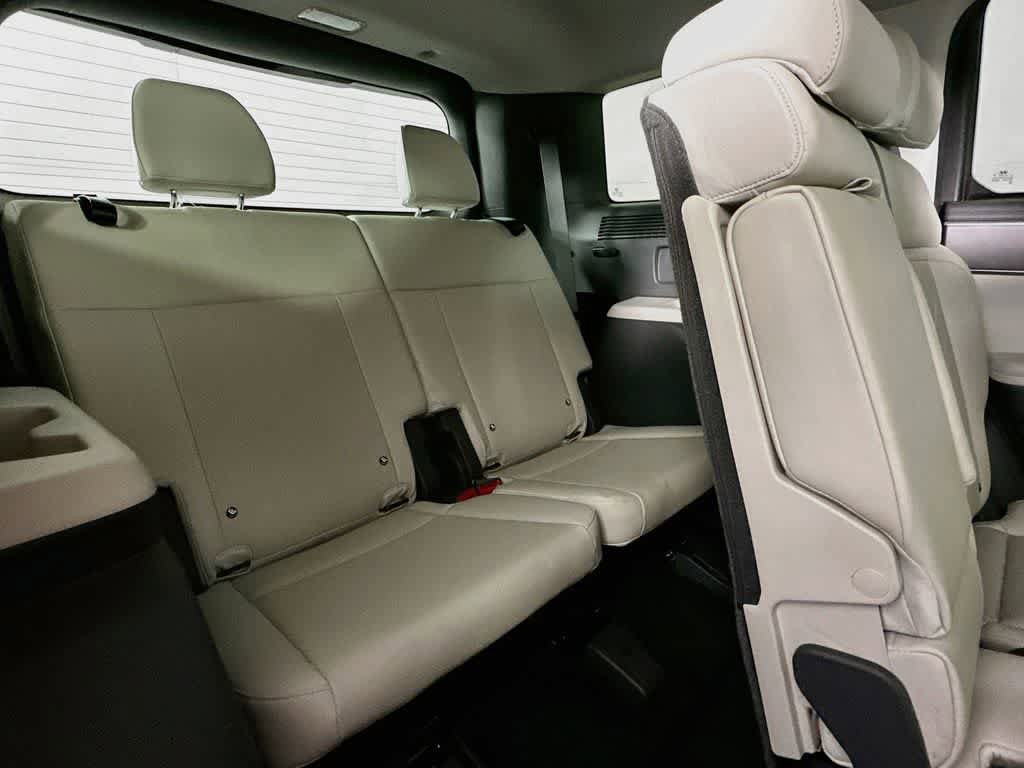 Used 2025 Hyundai Santa Fe SEL FWD image 30