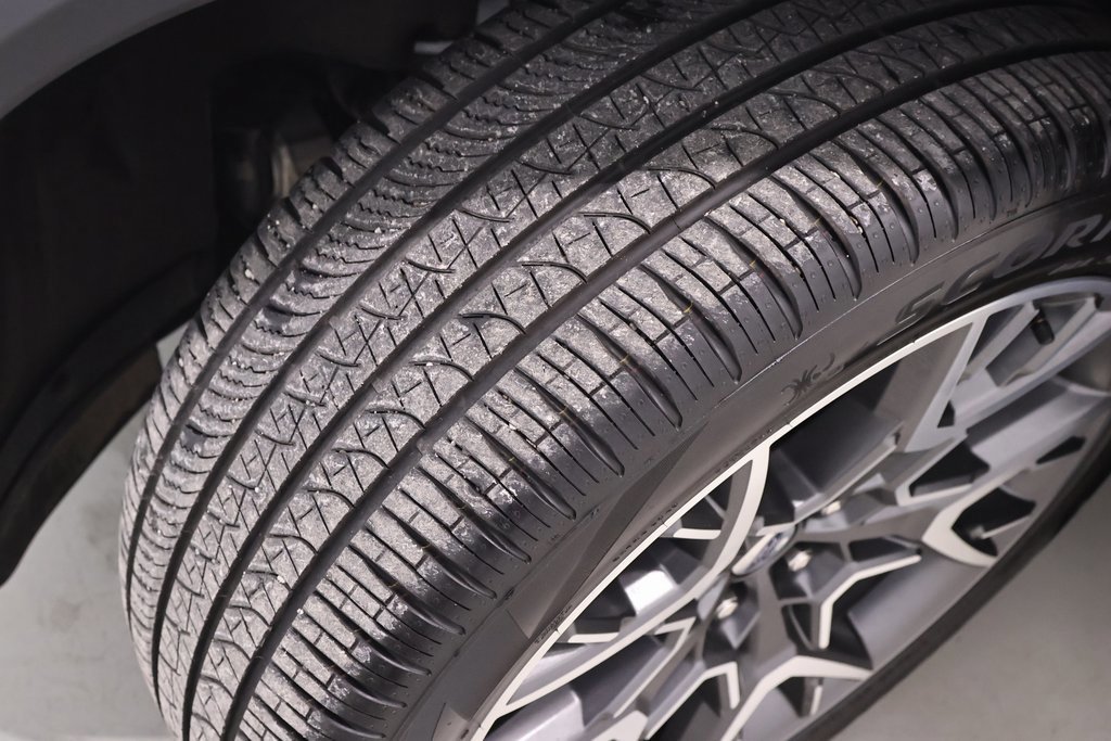 Certified 2025 Ford Explorer Platinum w/ Ultimate Package image 51