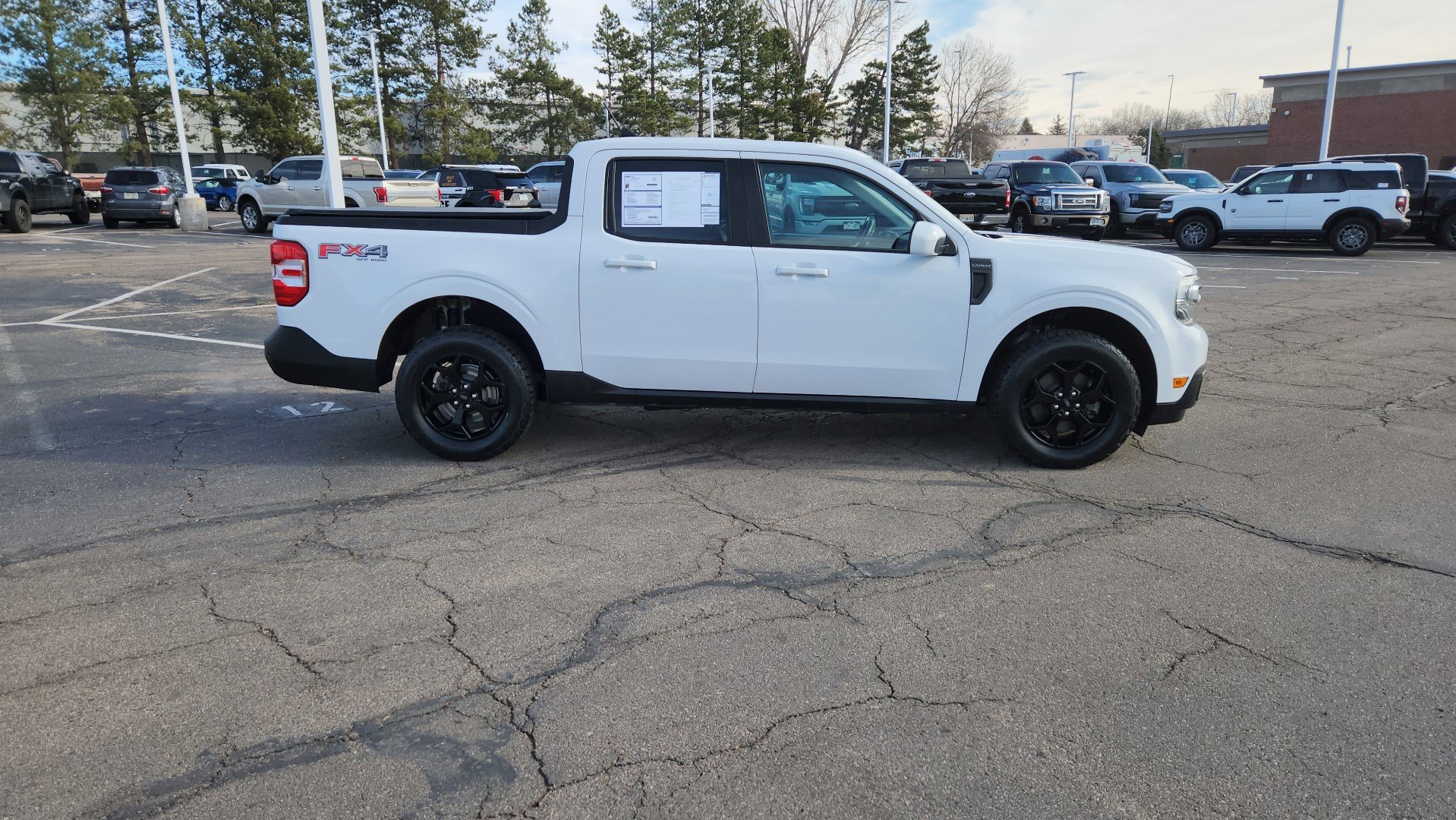 Certified 2022 Ford Maverick Lariat w/ Lariat Luxury Package image 18