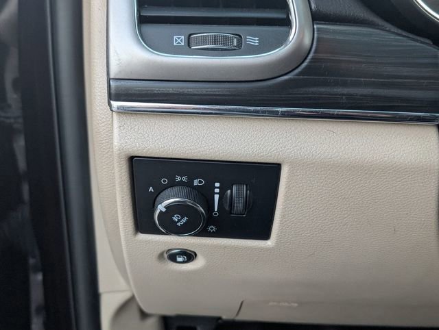 Used 2020 Jeep Grand Cherokee Limited w/ Luxury Group II image 27