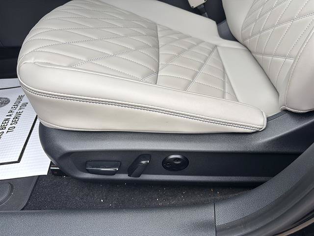 Used 2026 Nissan Sentra SL w/ Floor Mat Package FWD image 12