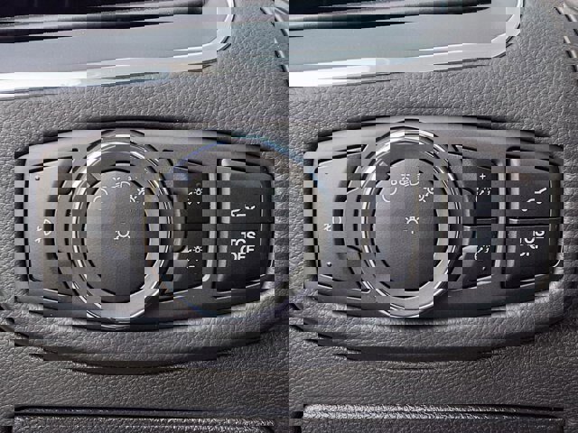 Certified 2023 Ford Edge Titanium image 21