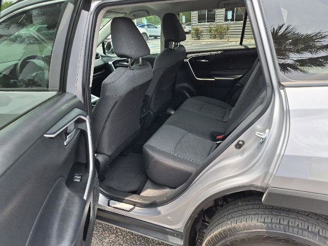 Used 2025 Toyota RAV4 XLE AWD/4WD image 14