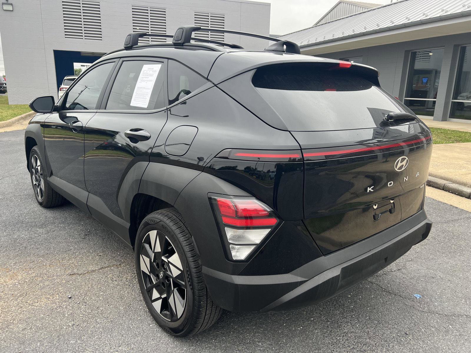 Used 2024 Hyundai Kona SEL w/ Convenience Package AWD/4WD image 3