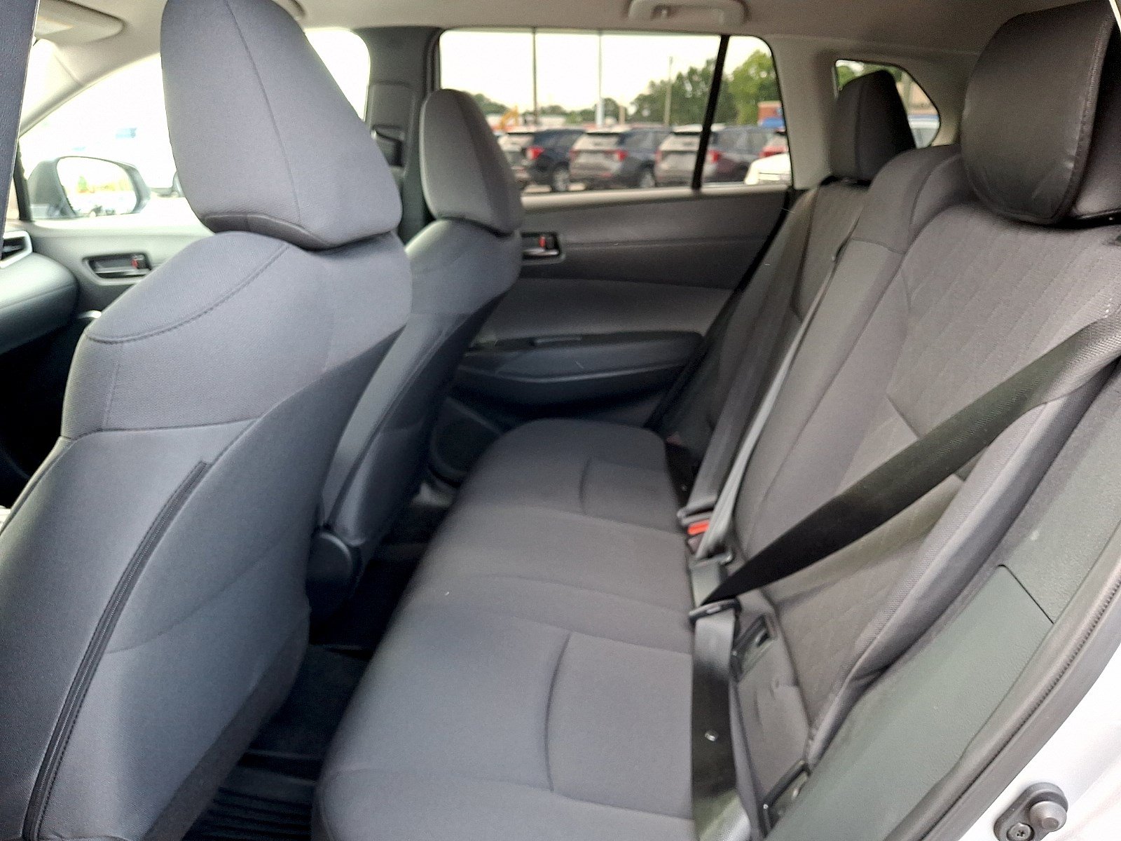 Used 2025 Toyota Corolla Cross LE FWD image 9