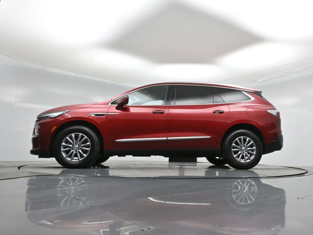 Used 2024 Buick Enclave Premium image 22
