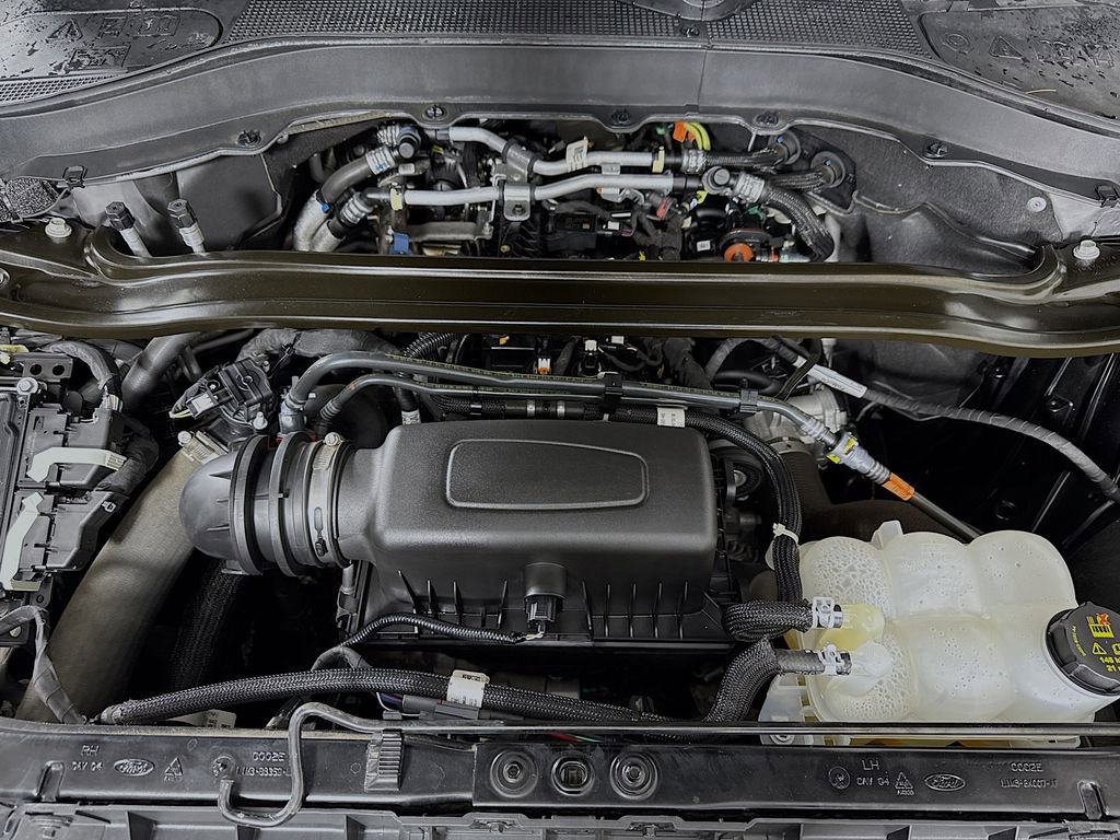 Certified 2022 Ford Explorer Limited w/ Equipment Group 301A image 33