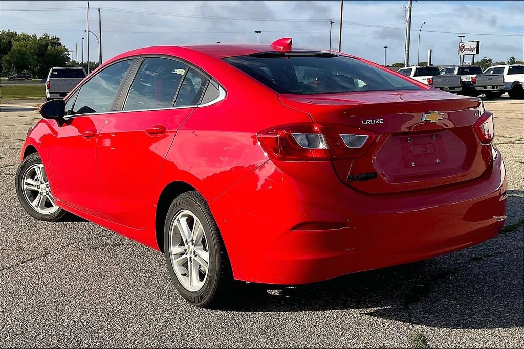 Used 2017 Chevrolet Cruze LT w/ Sun And Sound Package FWD image 3