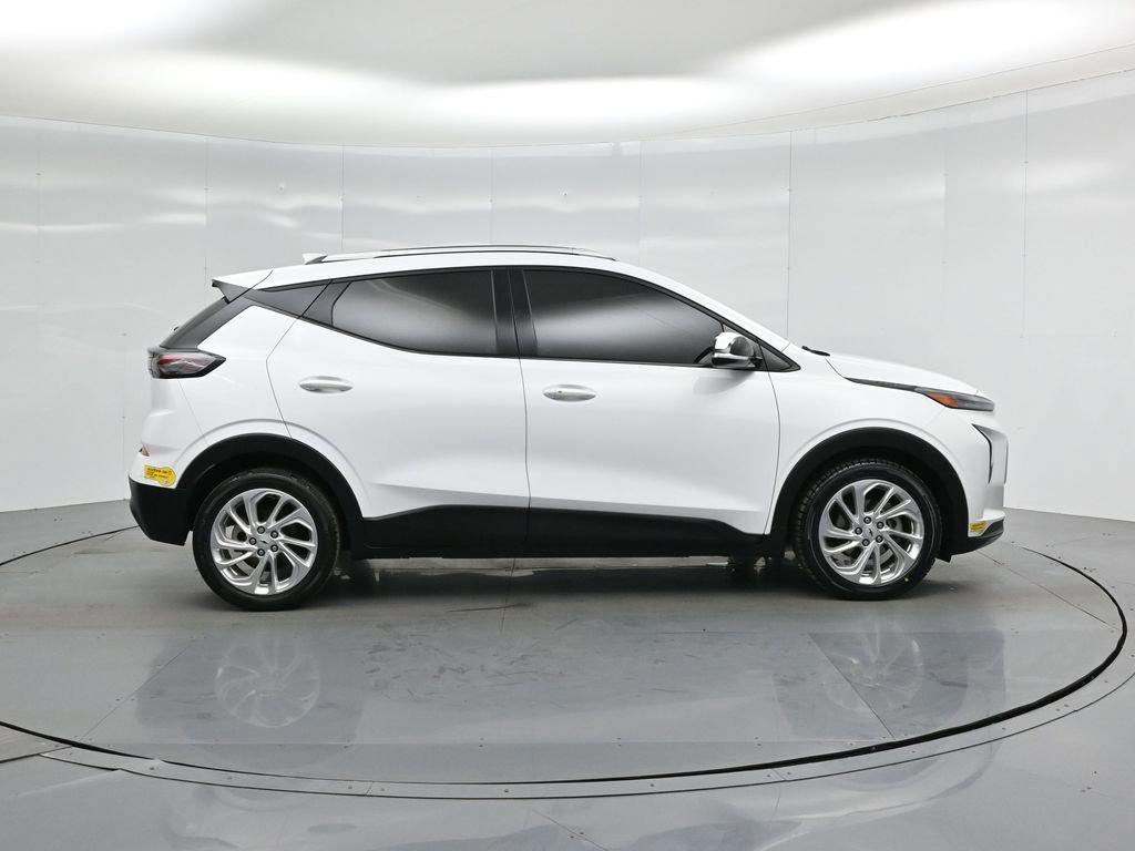 Used 2023 Chevrolet Bolt EUV LT w/ Driver Confidence Package image 8