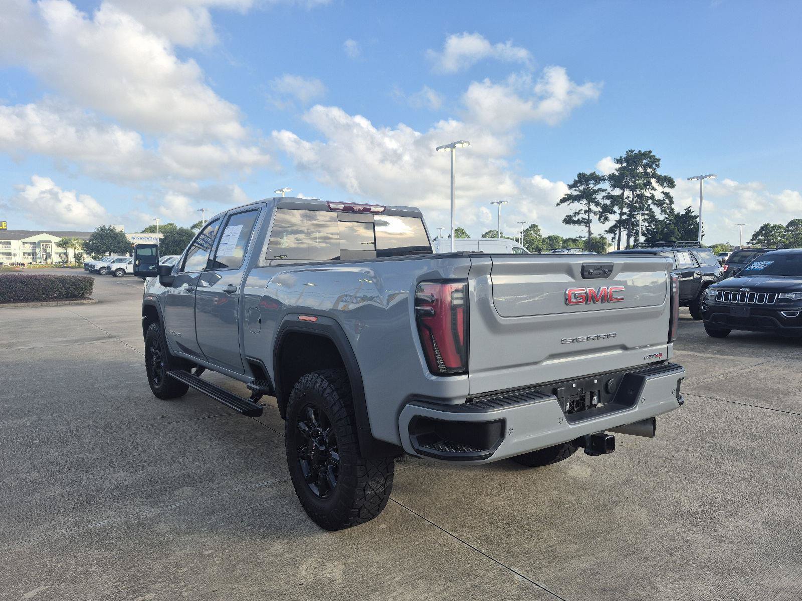 Used 2025 GMC Sierra 2500 AT4 w/ AT4 Premium Plus Package AWD/4WD image 15