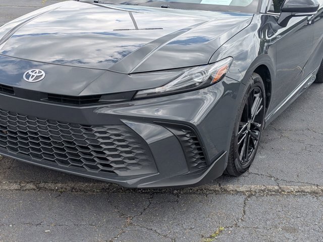 Used 2025 Toyota Camry SE FWD image 10