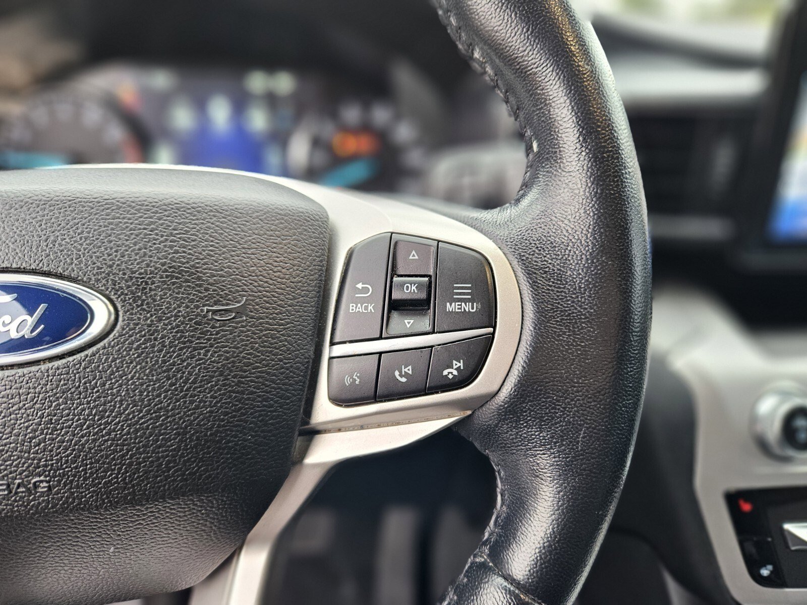 Certified 2022 Ford Explorer XLT w/ Equipment Group 202A image 30