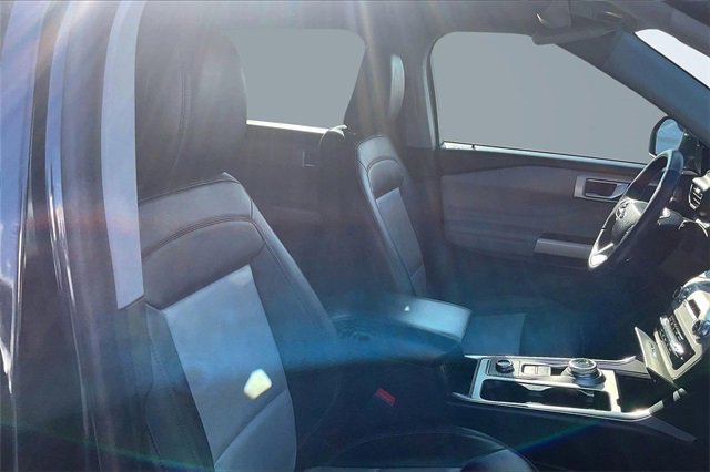 Certified 2022 Ford Explorer XLT w/ Equipment Group 202A image 7