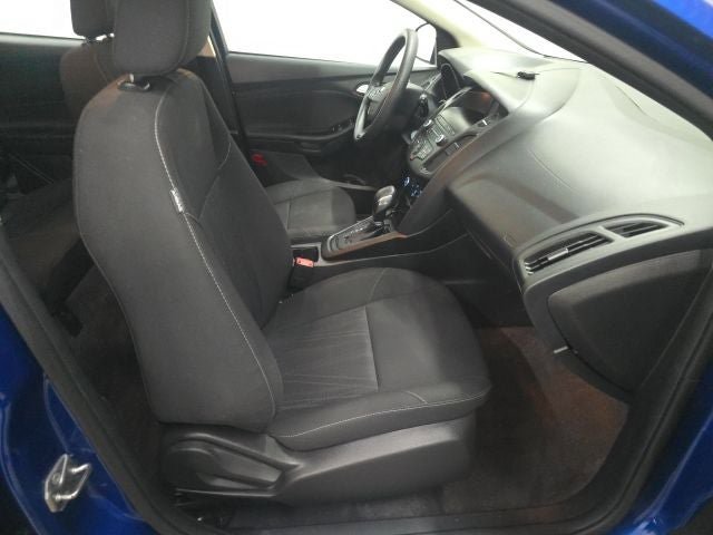 Certified 2018 Ford Focus SE FWD image 3