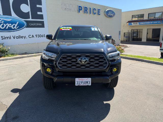 Used 2022 Toyota Tacoma TRD Off-Road w/ TRD Premium Off Road Package AWD/4WD image 2