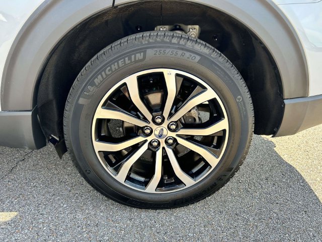 Certified 2026 Ford Explorer ST-Line AWD/4WD image 3