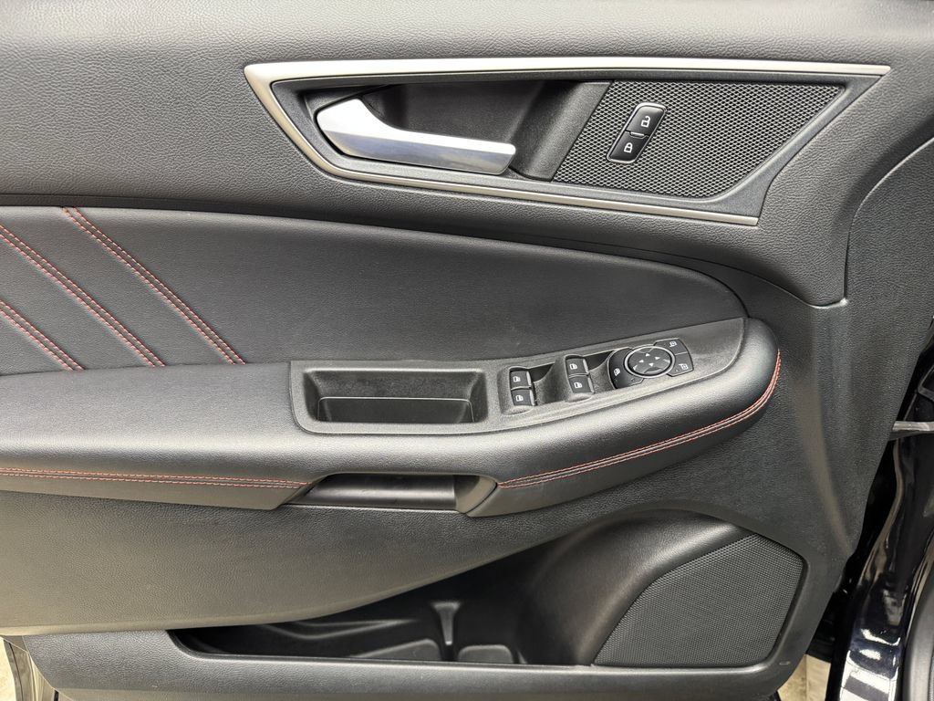 Certified 2023 Ford Edge ST-Line AWD/4WD image 10