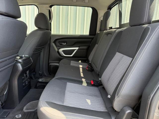 Used 2021 Nissan Titan SV w/ SV Convenience Package AWD/4WD image 8