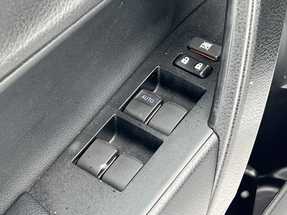 Used 2017 Toyota Corolla SE image 16