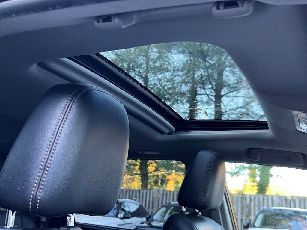 Used 2019 Toyota Highlander XLE image 14