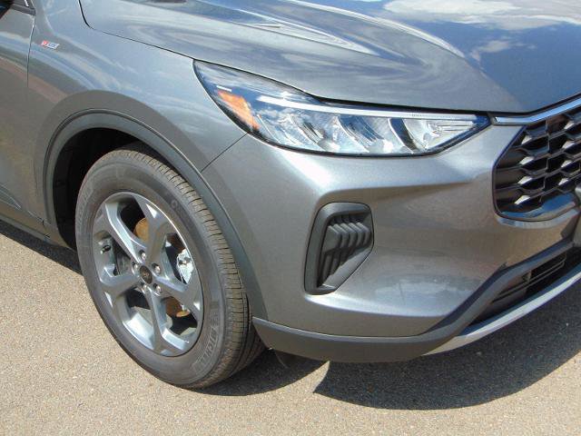 Certified 2025 Ford Escape ST-Line w/ Equipment Group 301A image 9