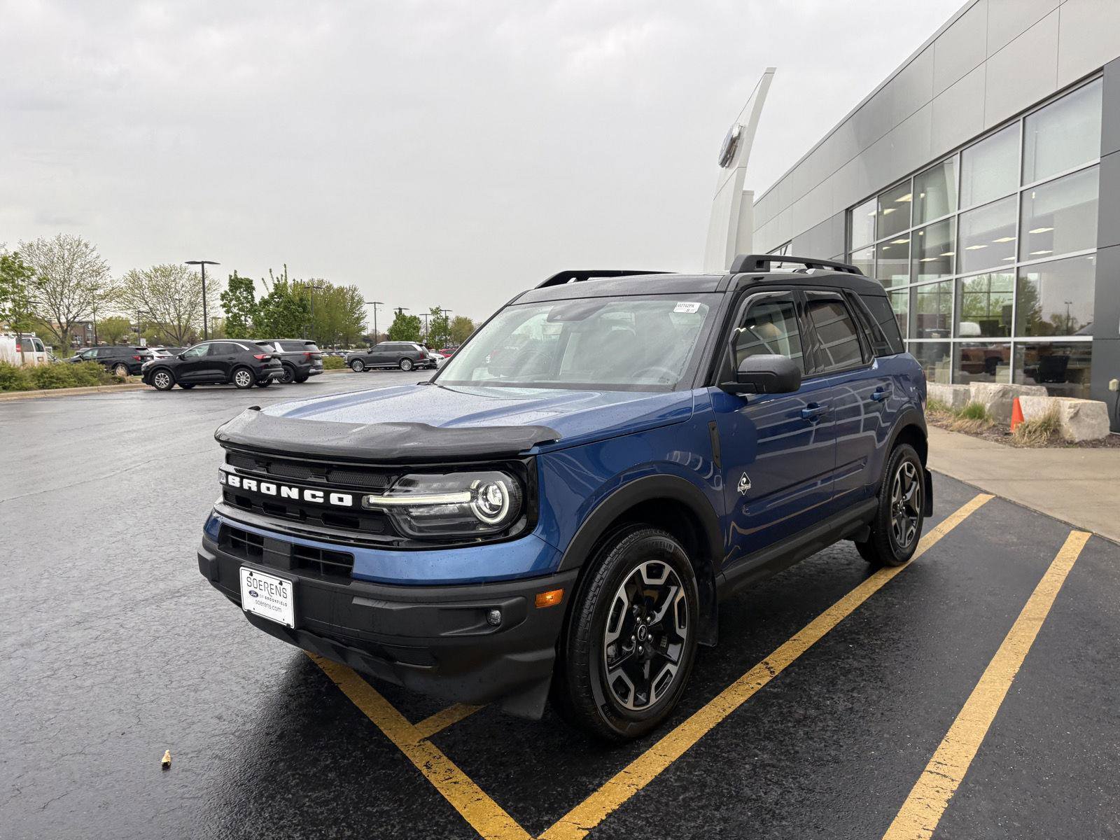 Certified 2024 Ford Bronco Sport Outer Banks w/ Tech Package AWD/4WD image 3