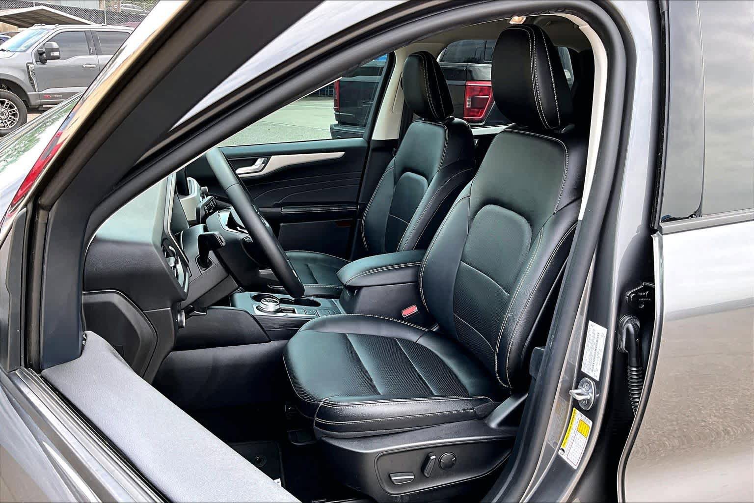 Certified 2022 Ford Escape SEL w/ Technology Package FWD image 8