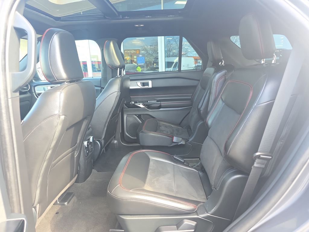 Certified 2023 Ford Explorer ST-Line w/ Class IV Trailer Tow Package AWD/4WD image 37