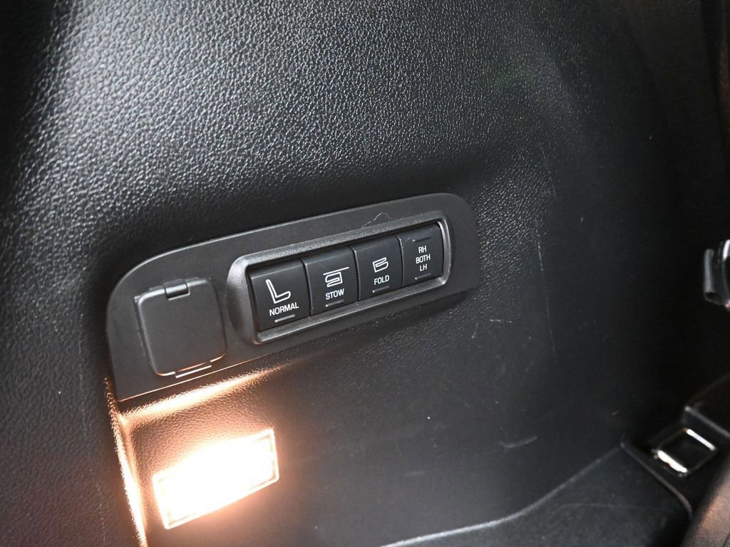 Certified 2018 Ford Explorer Limited w/ Ford Safe & Smart Package image 61