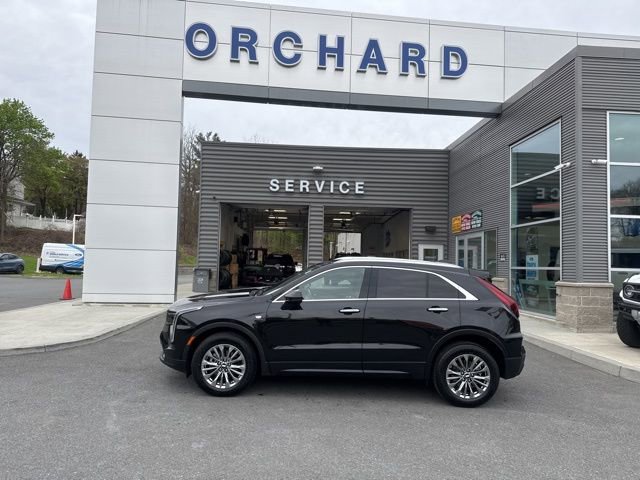 Used 2024 Cadillac XT4 Premium Luxury AWD/4WD image 2