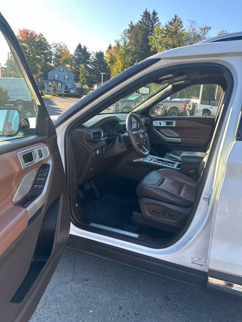 Certified 2022 Ford Explorer King Ranch w/ Class IV Trailer Tow Package AWD/4WD image 9