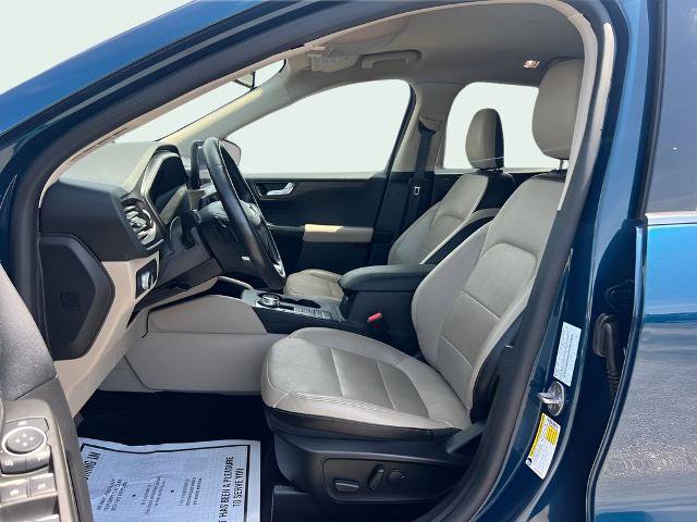 Certified 2020 Ford Escape Titanium AWD/4WD image 9