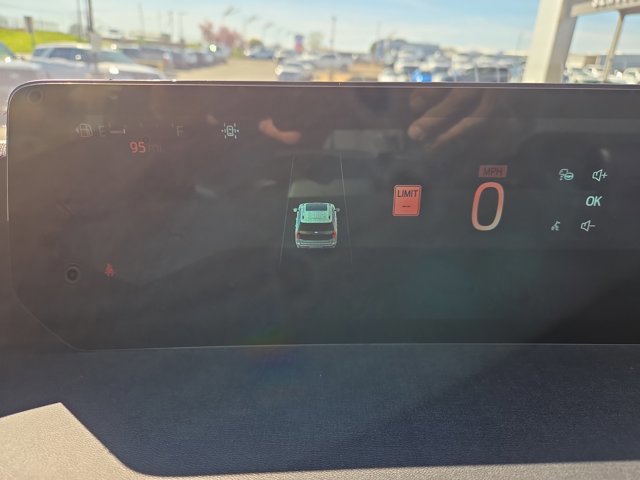 Certified 2025 Ford Expedition Active image 18