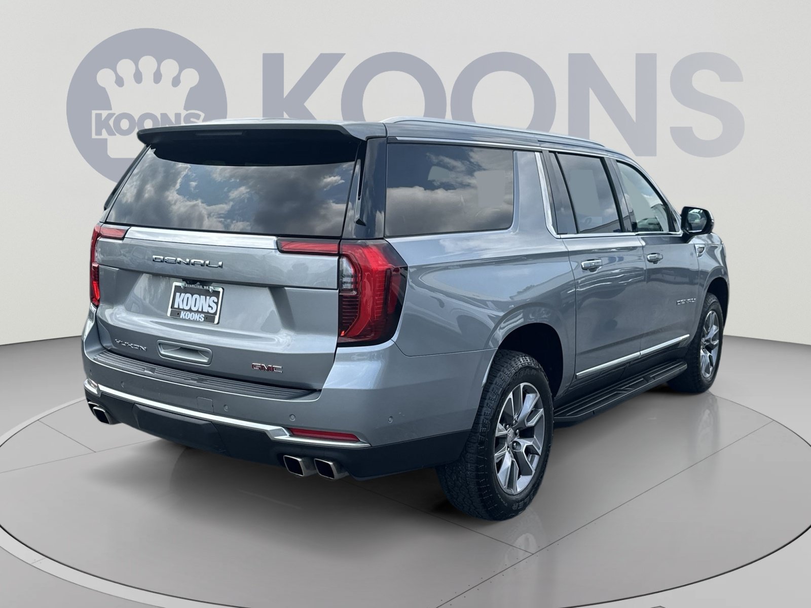 Used 2025 GMC Yukon XL Denali AWD/4WD image 16