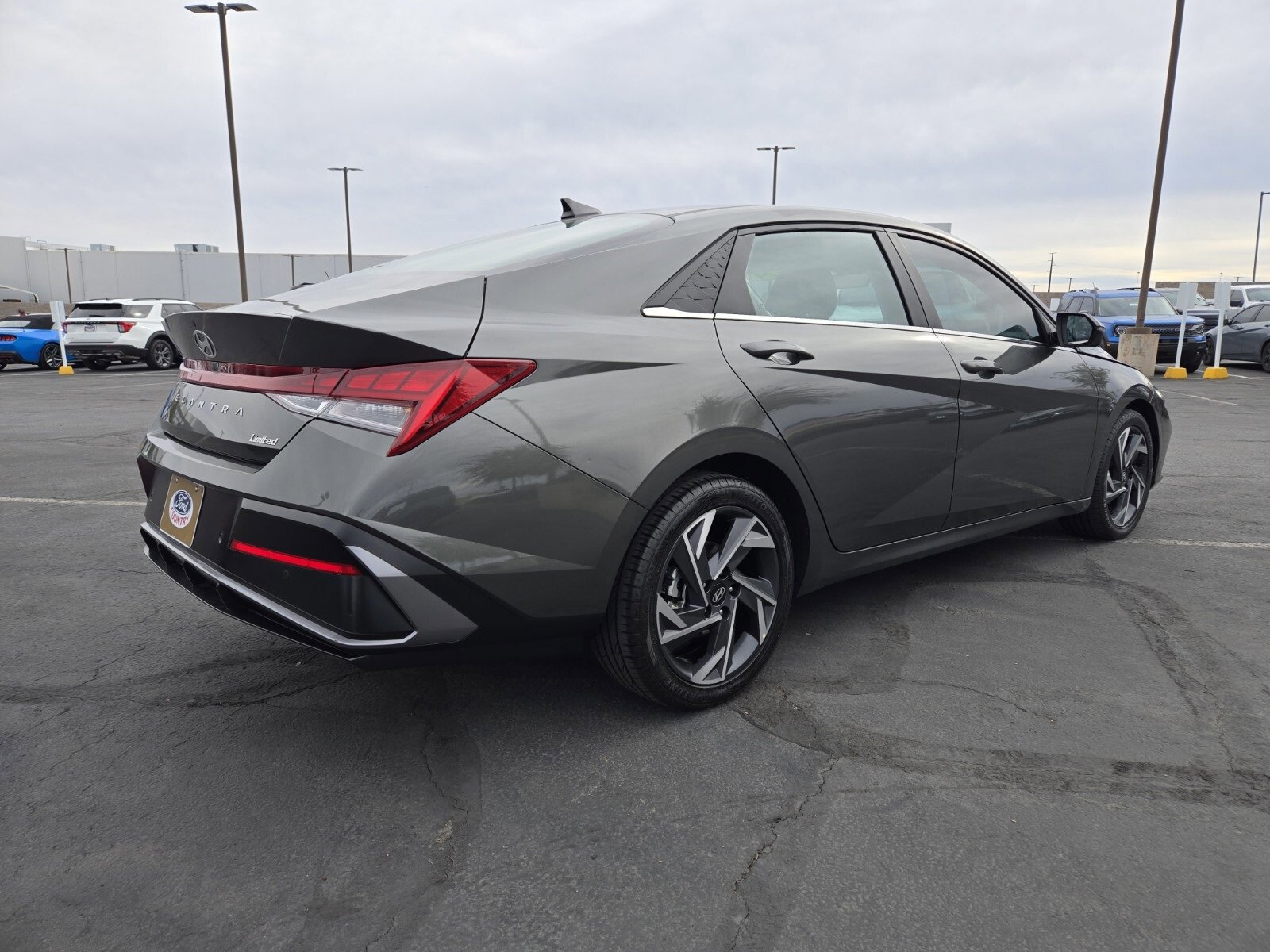 Used 2024 Hyundai Elantra Limited image 5