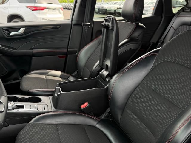 Certified 2025 Ford Escape ST-Line AWD/4WD image 26