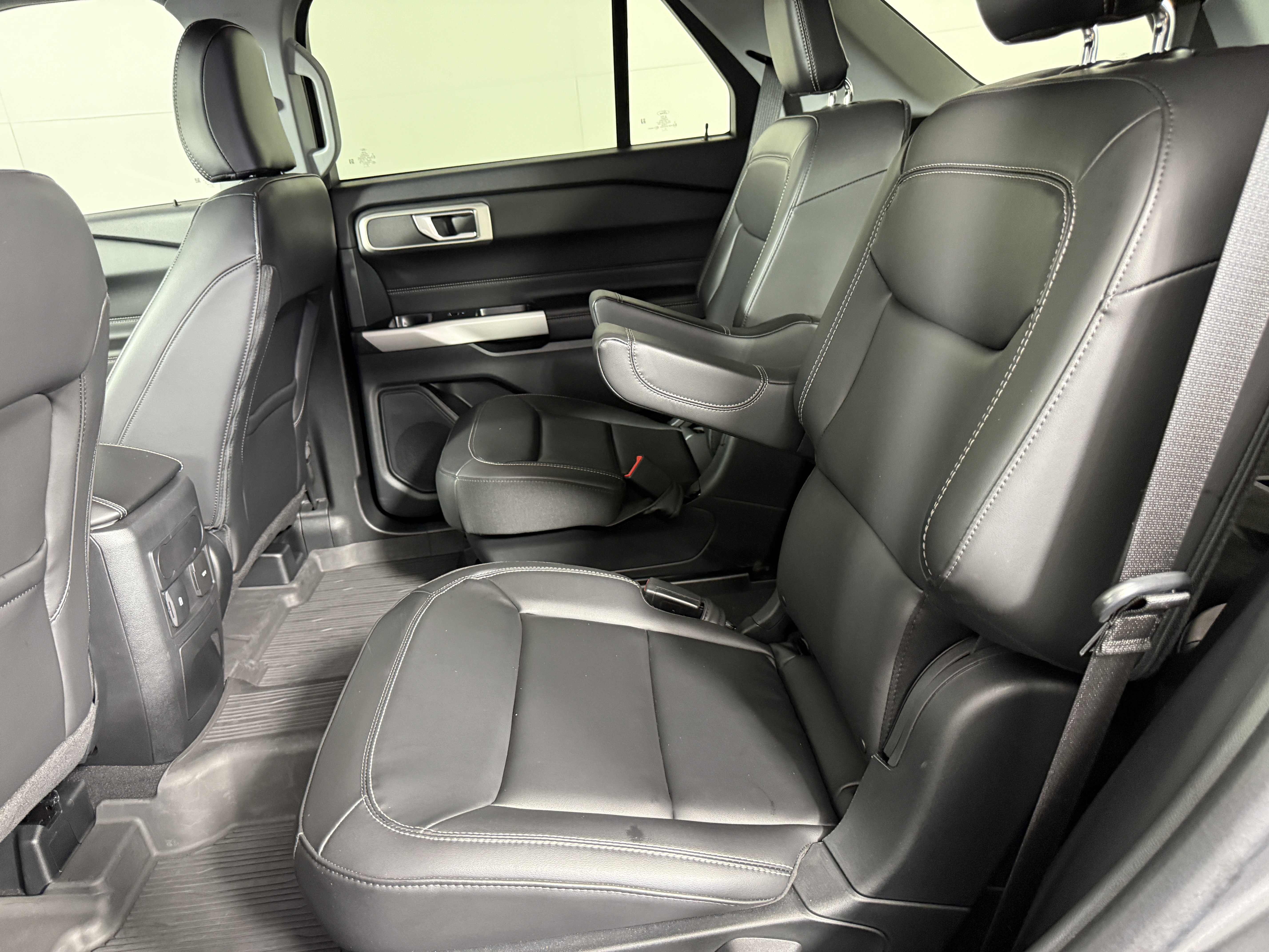 Certified 2023 Ford Explorer XLT w/ Equipment Group 202A image 14