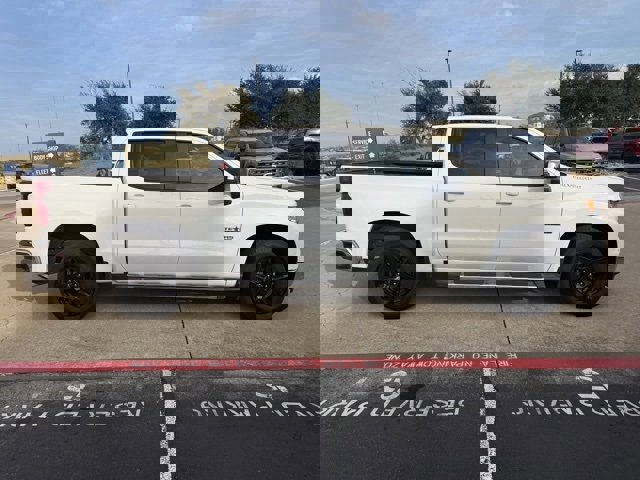 Used 2024 Chevrolet Silverado 1500 LT image 2