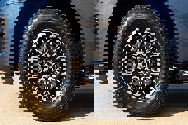 Certified 2022 Ford Expedition XLT image 5