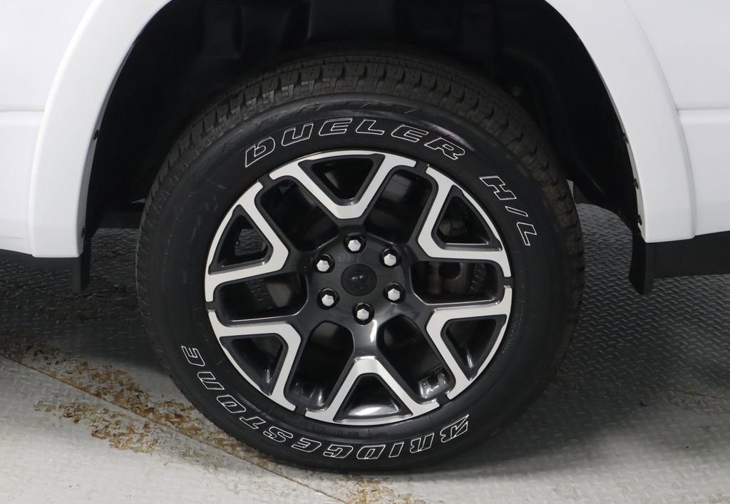 Used 2025 RAM 1500 Laramie w/ Sport Appearance Package AWD/4WD image 17