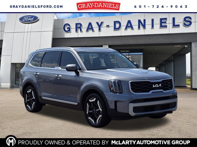 Used 2023 Kia Telluride S w/ S Sunroof Package
