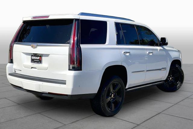 Used 2017 Cadillac Escalade Premium Luxury AWD/4WD image 13