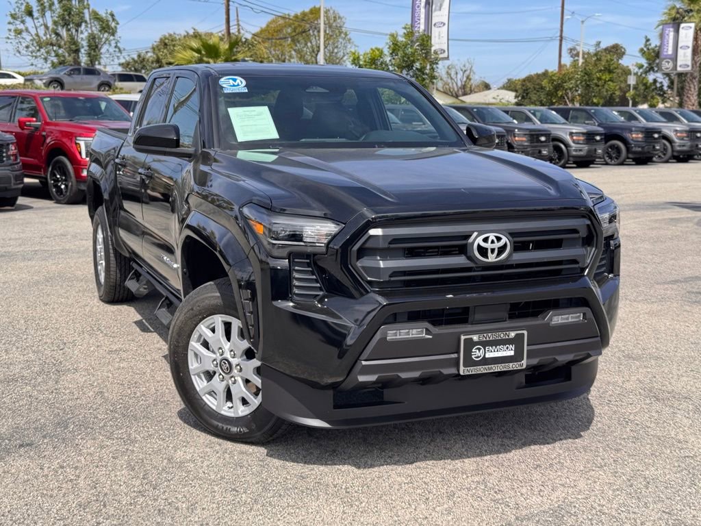 Used 2025 Toyota Tacoma SR5 image 2