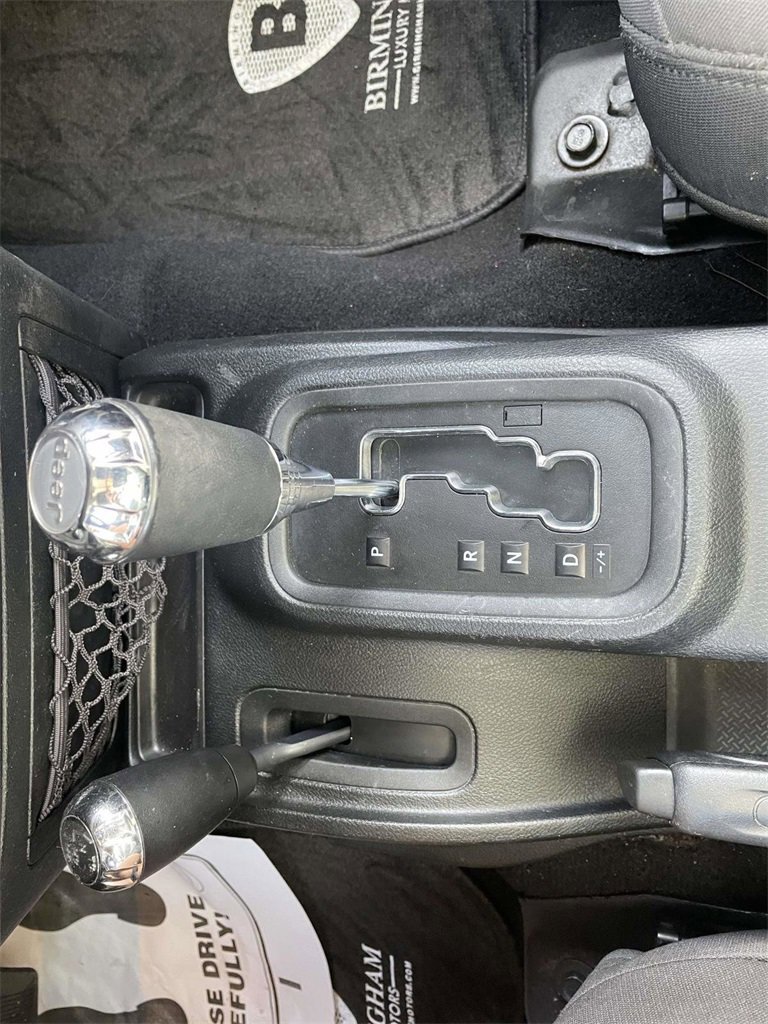 Used 2017 Jeep Wrangler Unlimited Sport w/ Connectivity Group image 16